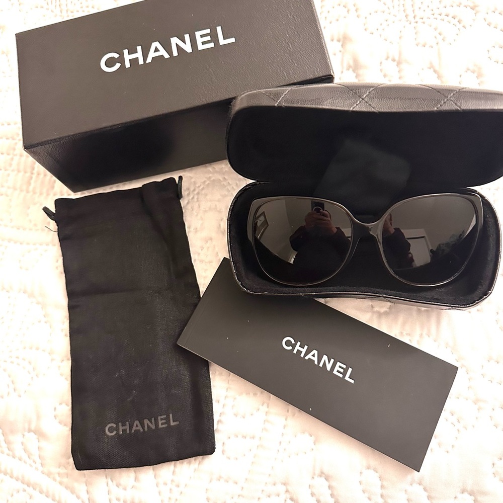 Authentic CHANEL 5216 Sunglasses. Pre-loved, pristine condition !